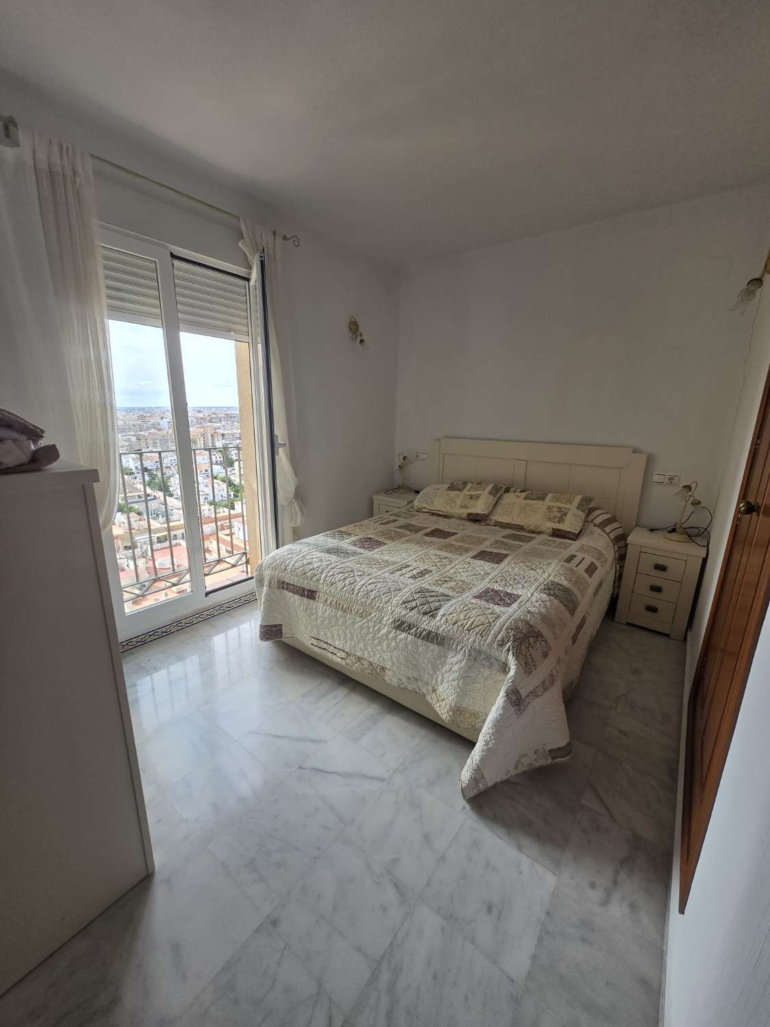 Apartment with sea views on Los Locos beach in Torrevieja