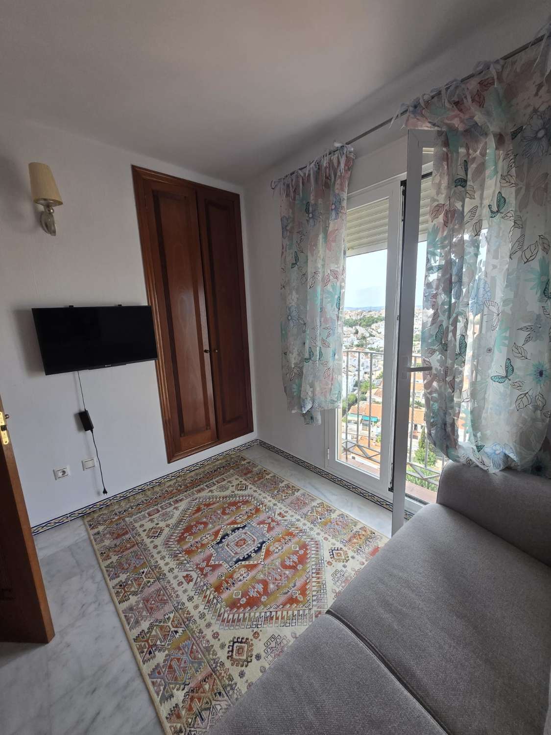 Apartment with sea views on Los Locos beach in Torrevieja