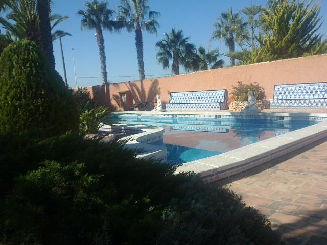 Chalet en venta en La Siesta - El Salado - Torreta (Torrevieja)