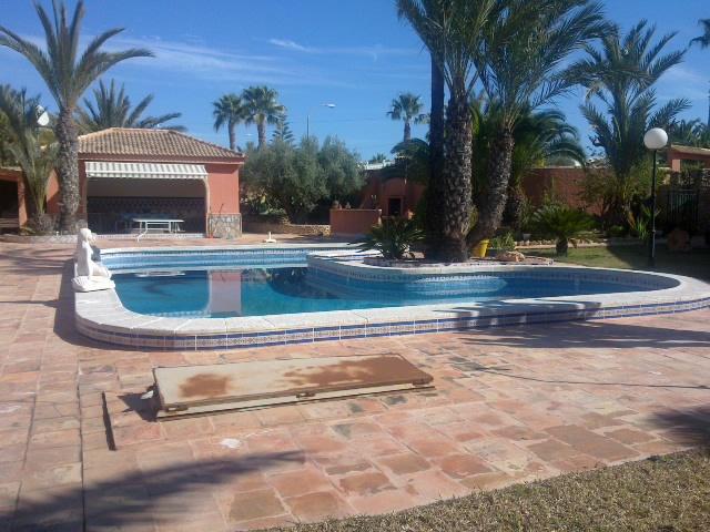 Chalet en venta en La Siesta - El Salado - Torreta (Torrevieja)