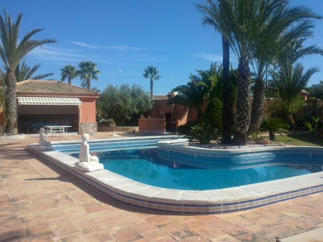 Chalet en venta en La Siesta - El Salado - Torreta (Torrevieja)