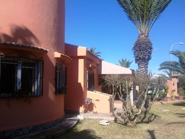 Chalet en venta en La Siesta - El Salado - Torreta (Torrevieja)