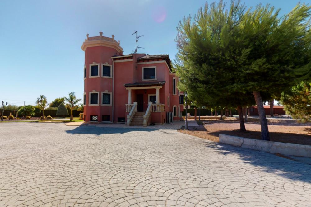 Villa for sale in Alzabares (Elche)